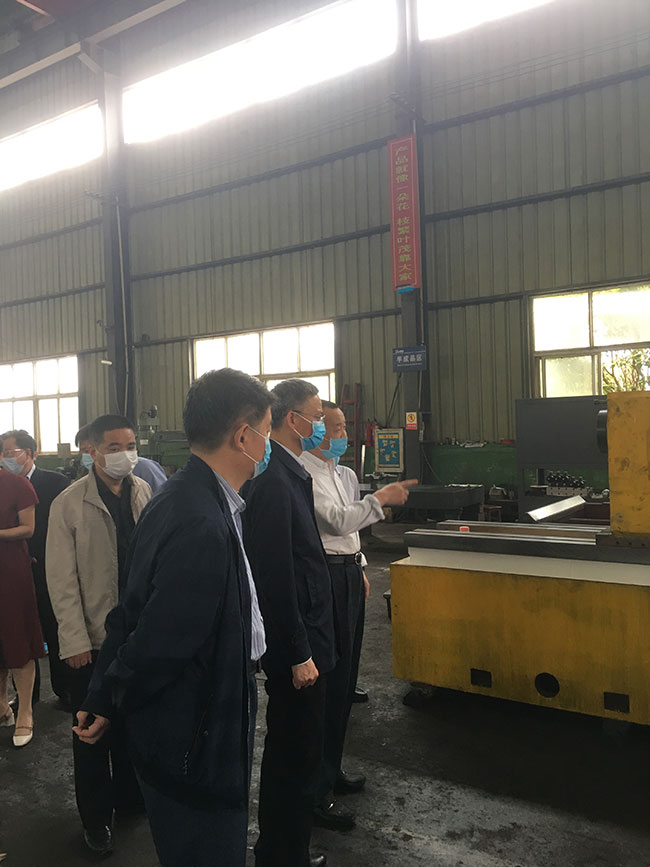 市委領導到企業(yè)視察工作3.jpg
